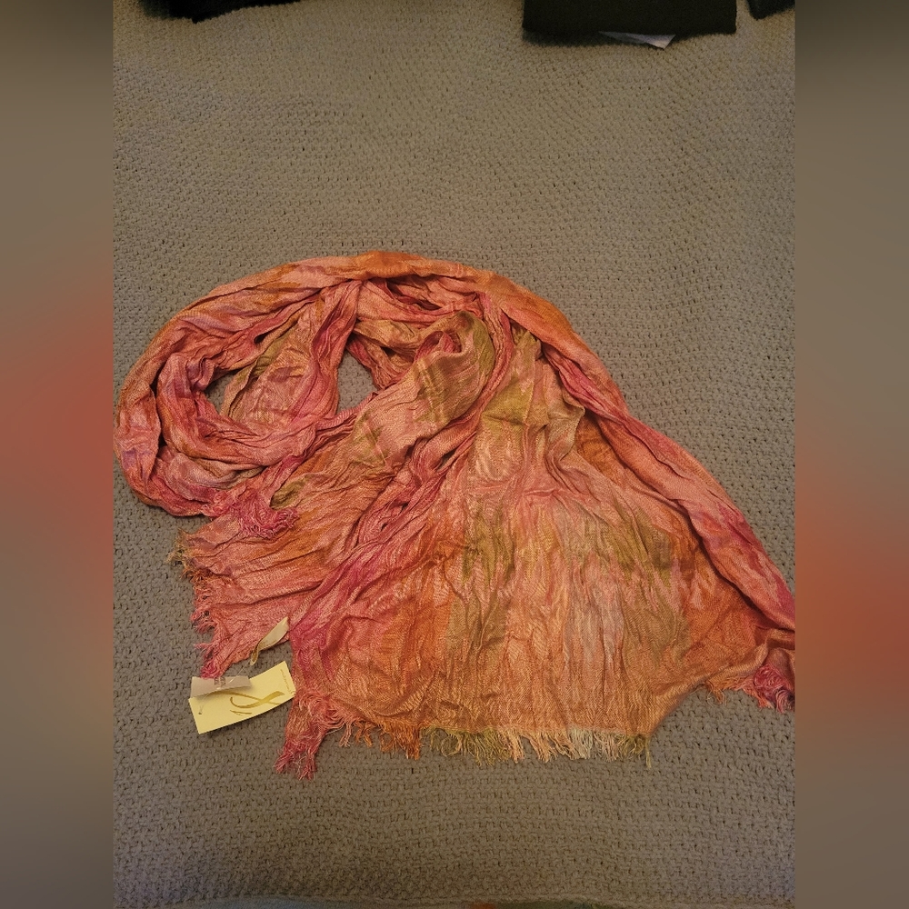 Women's NWT scarf